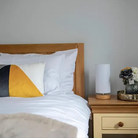 Modern And Stylish 1 Bedroom In The Heart Of