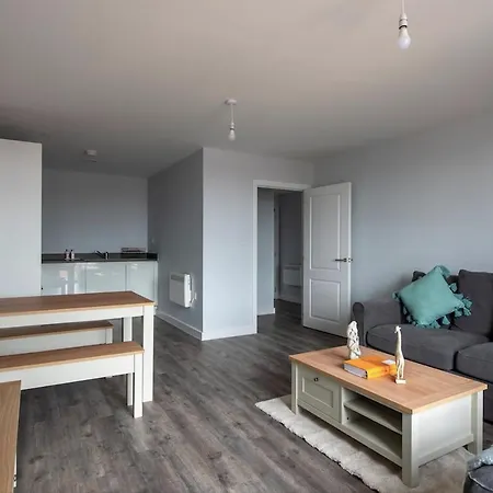 Apartment Modern And Stylish 1 Bedroom In The Heart Of